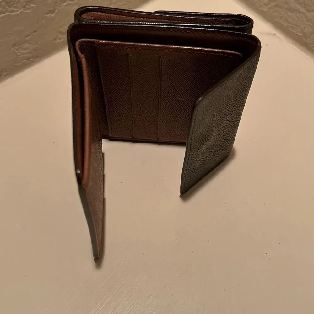 Louis Vuitton Monogram Compact Trifold Wallet Classic Brown Tan LV Logo Pattern